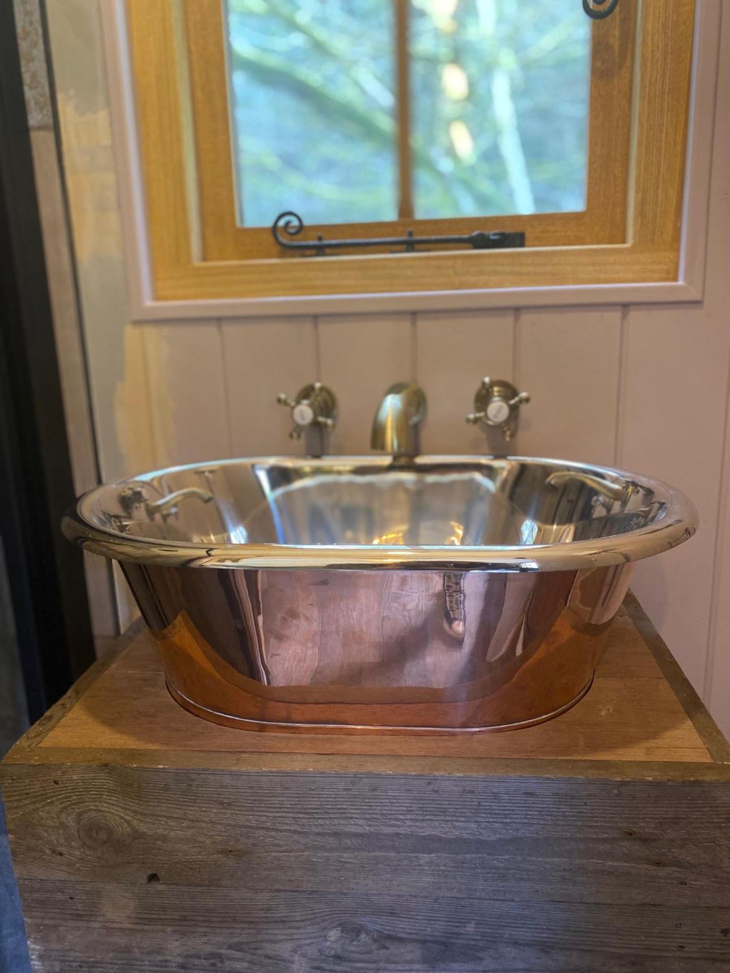 The Goose Nest Luxury Lakeside Shepherd Hut In Cardinham Woods, Cornwall Exteriér fotografie