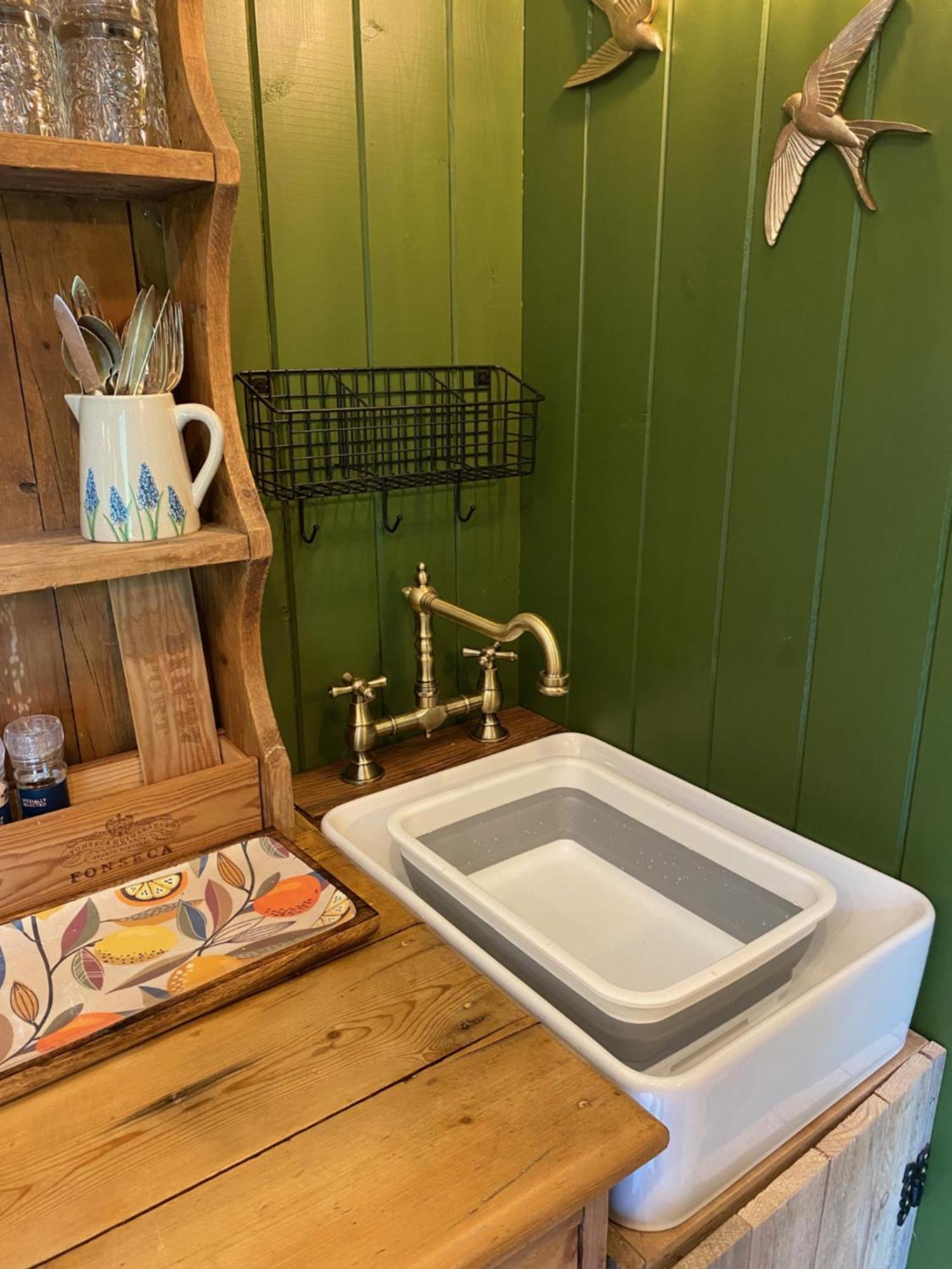The Goose Nest Luxury Lakeside Shepherd Hut In Cardinham Woods, Cornwall Exteriér fotografie